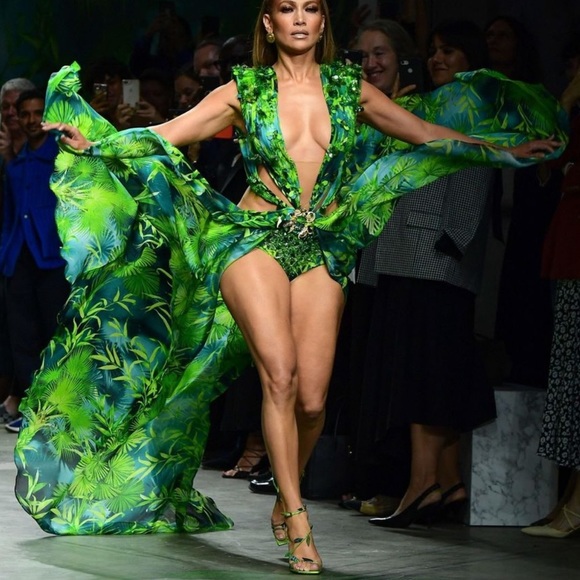 SOLD‼️VERSACE Snakeskin Leaf Sandal Green - Picture 12 of 14